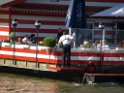 Motor Segelboot mit Motorschaden trieb gegen Alte Liebe bei Koeln Rodenkirchen P079